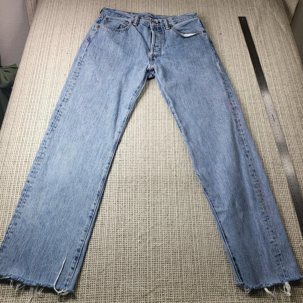 Levis 501 Jeans Mens‎ 31x30 Blue Light Wash Straight Button Fly Frayed Hems